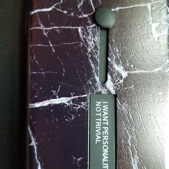 iPhone x marble hard case and stand - Picture 3 of 3